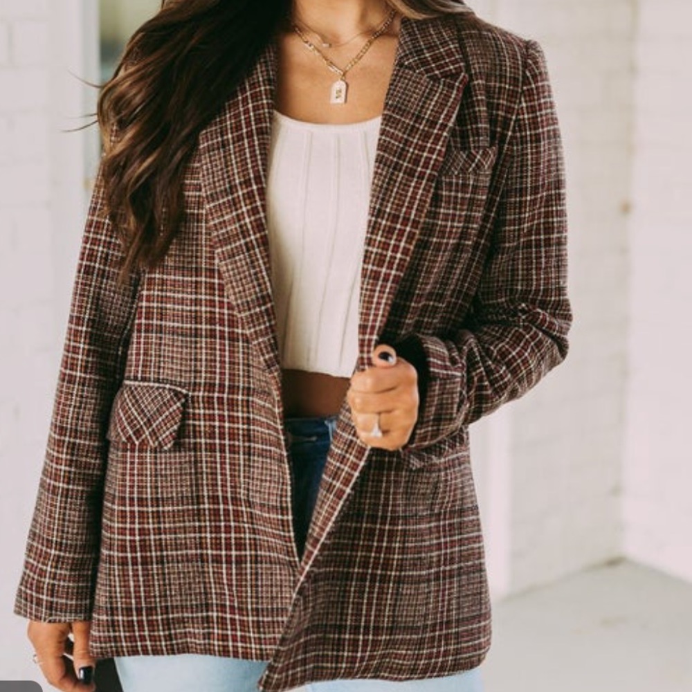 Womens plaid blazer. Never worn. Size M